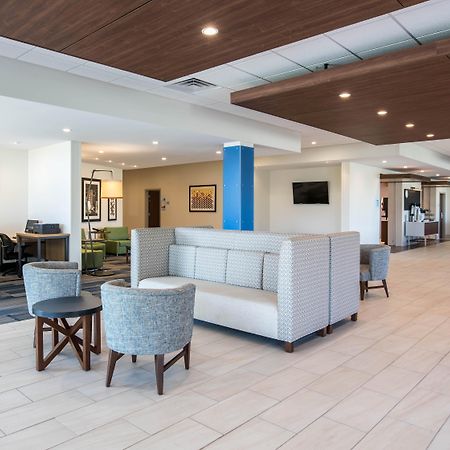 Holiday Inn Express & Suites Ludington By Ihg Exterior foto