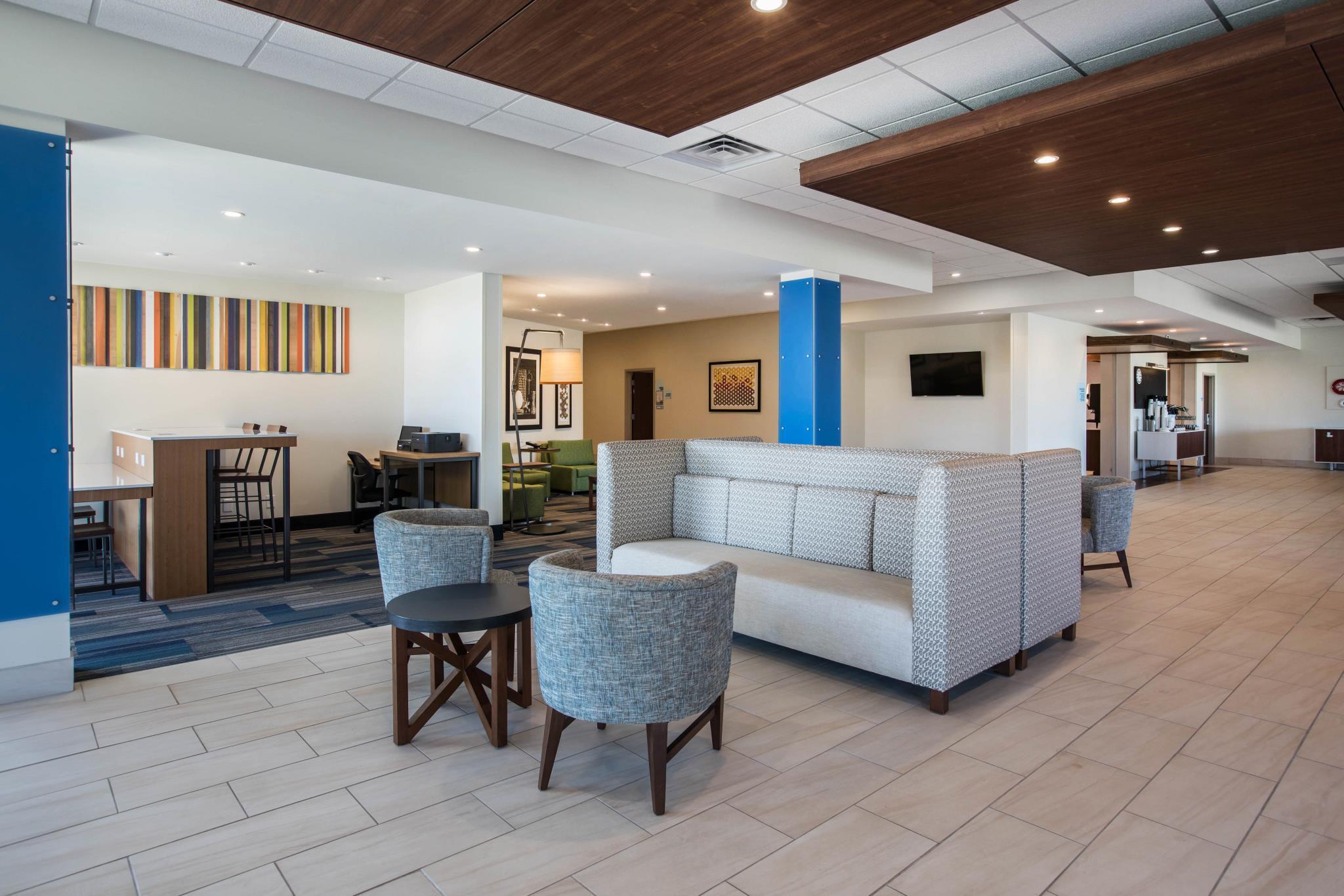 Holiday Inn Express & Suites Ludington By Ihg Exterior foto