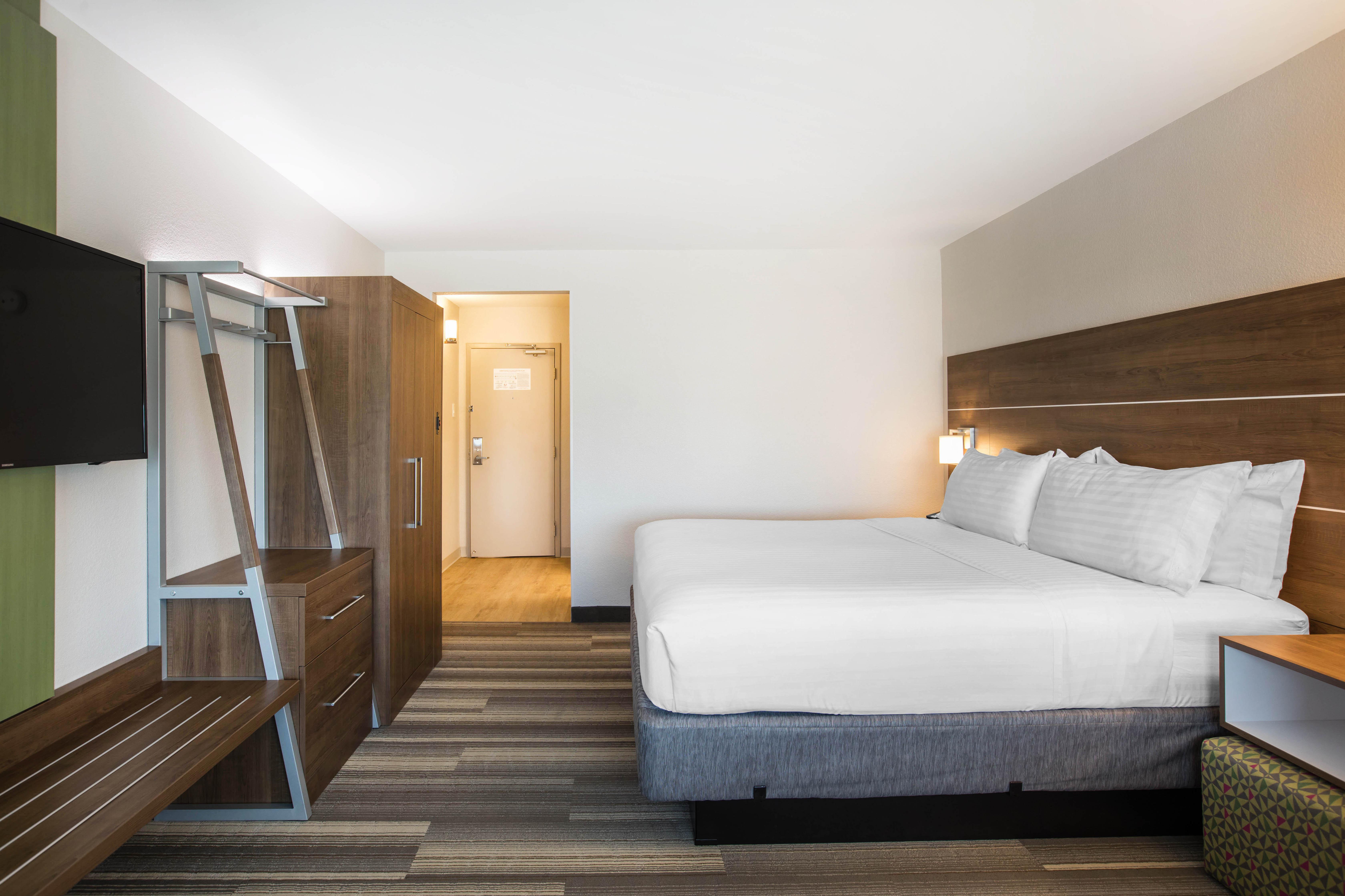 Holiday Inn Express & Suites Ludington By Ihg Exterior foto