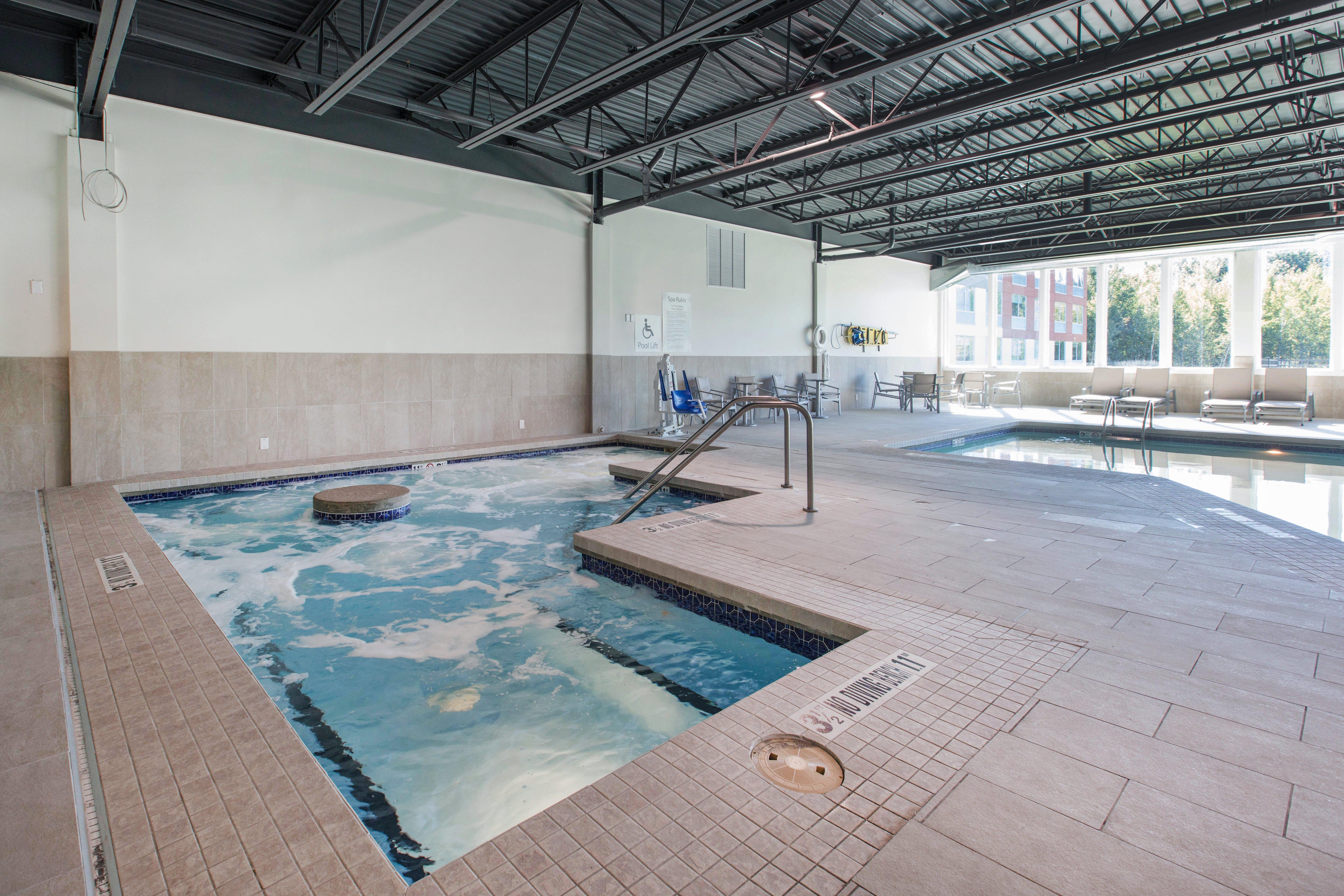 Holiday Inn Express & Suites Ludington By Ihg Exterior foto